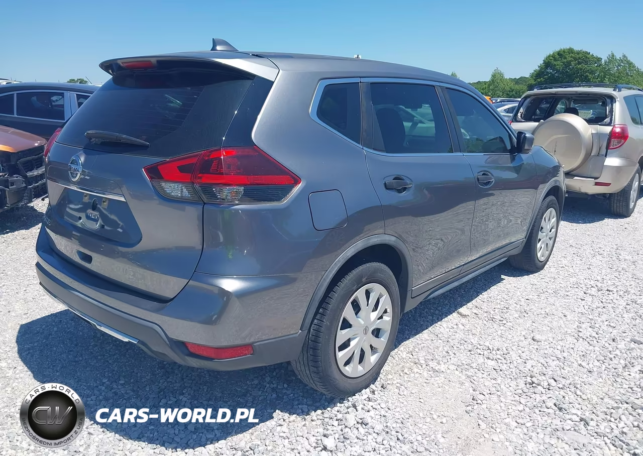 2018 Nissan Rogue S VIN:KNMAT2MT2JP582588 - 4