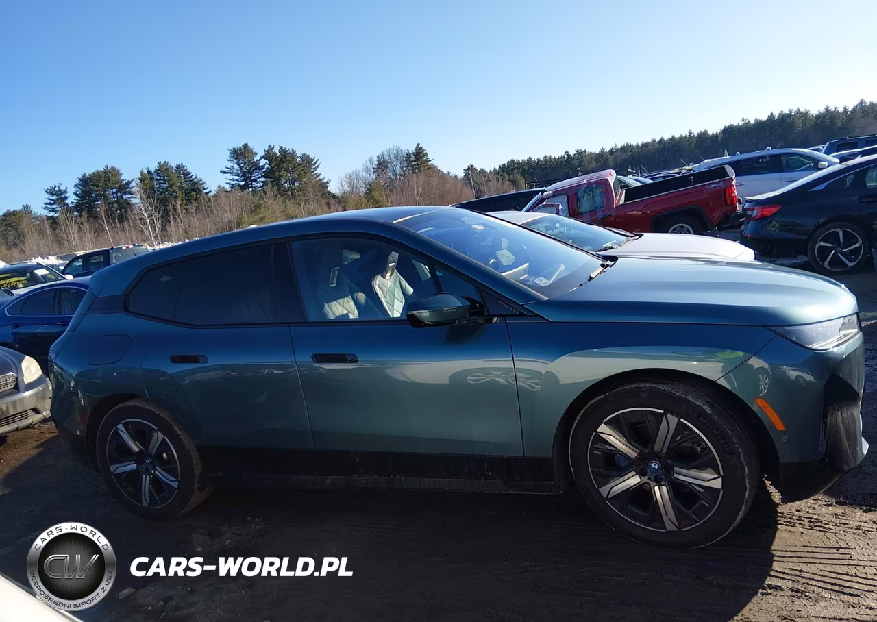 2022 BMW Ix xDrive50 VIN:WB523CF0XNCK55328 - 13