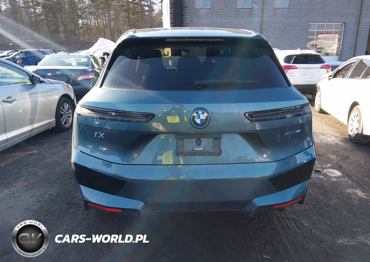 2022 BMW Ix xDrive50 VIN:WB523CF0XNCK55328 - 16