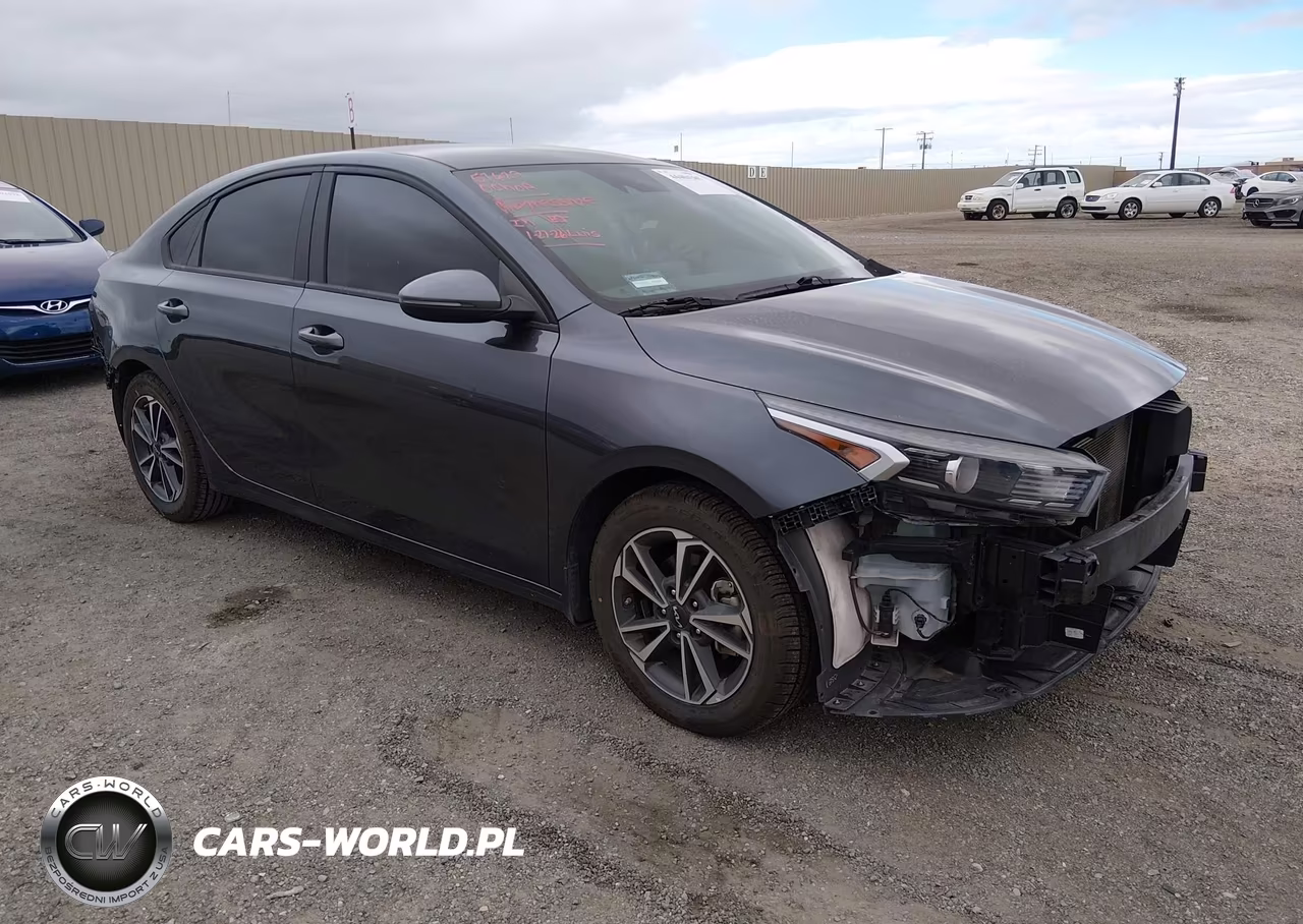 2023 Kia Forte Lxs – zdjęcie 1 z 17