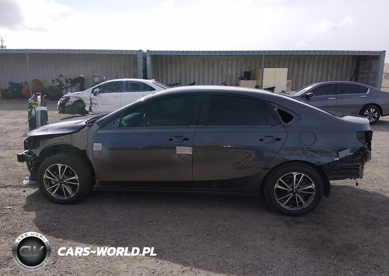 2023 Kia Forte Lxs VIN:3KPF24AD2PE608746 - 15