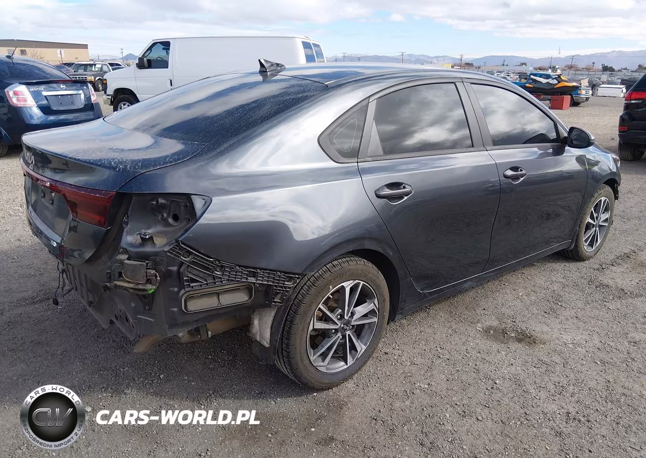 2023 Kia Forte Lxs VIN:3KPF24AD2PE608746 - 4