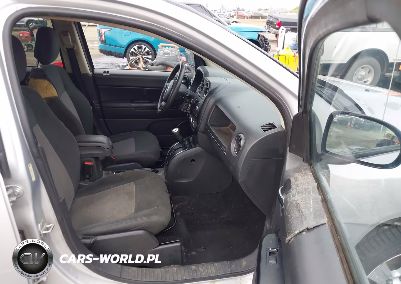 2012 Jeep Compass Sport VIN:1C4NJDBB2CD633024 - 5