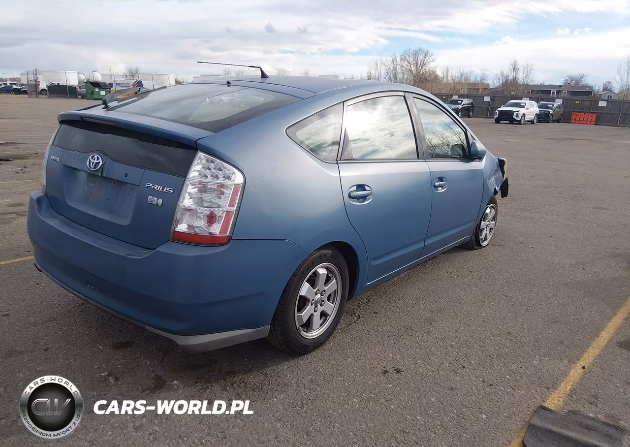 2008 Toyota Prius VIN:JTDKB20UX87713377 - 4