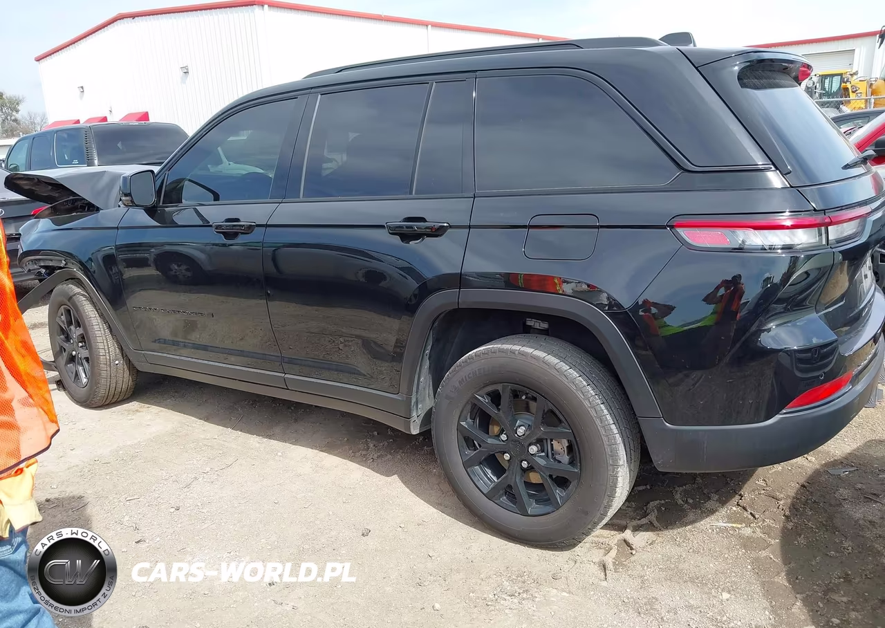 2024 Jeep Grand Cherokee Altitude X 4X2 VIN:1C4RJGAG3RC206661 - 3