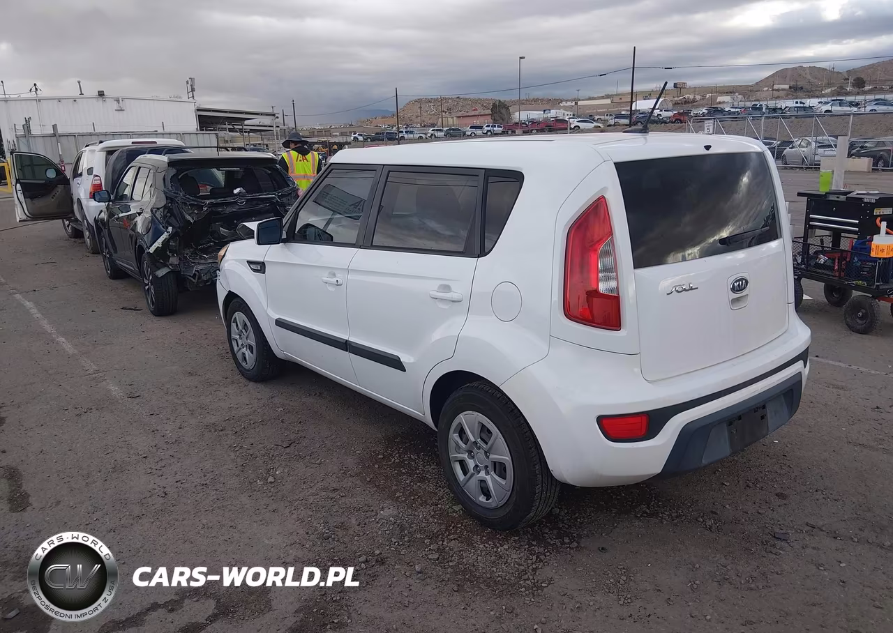 2012 Kia Soul VIN:KNDJT2A50C7403067 - 3