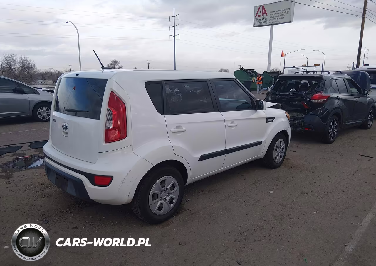 2012 Kia Soul VIN:KNDJT2A50C7403067 - 4