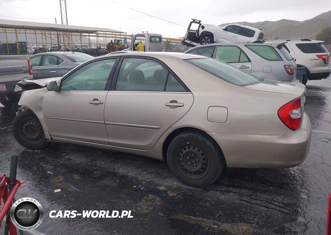 2002 Toyota Camry Le VIN:JTDBE32K320127970 - 15