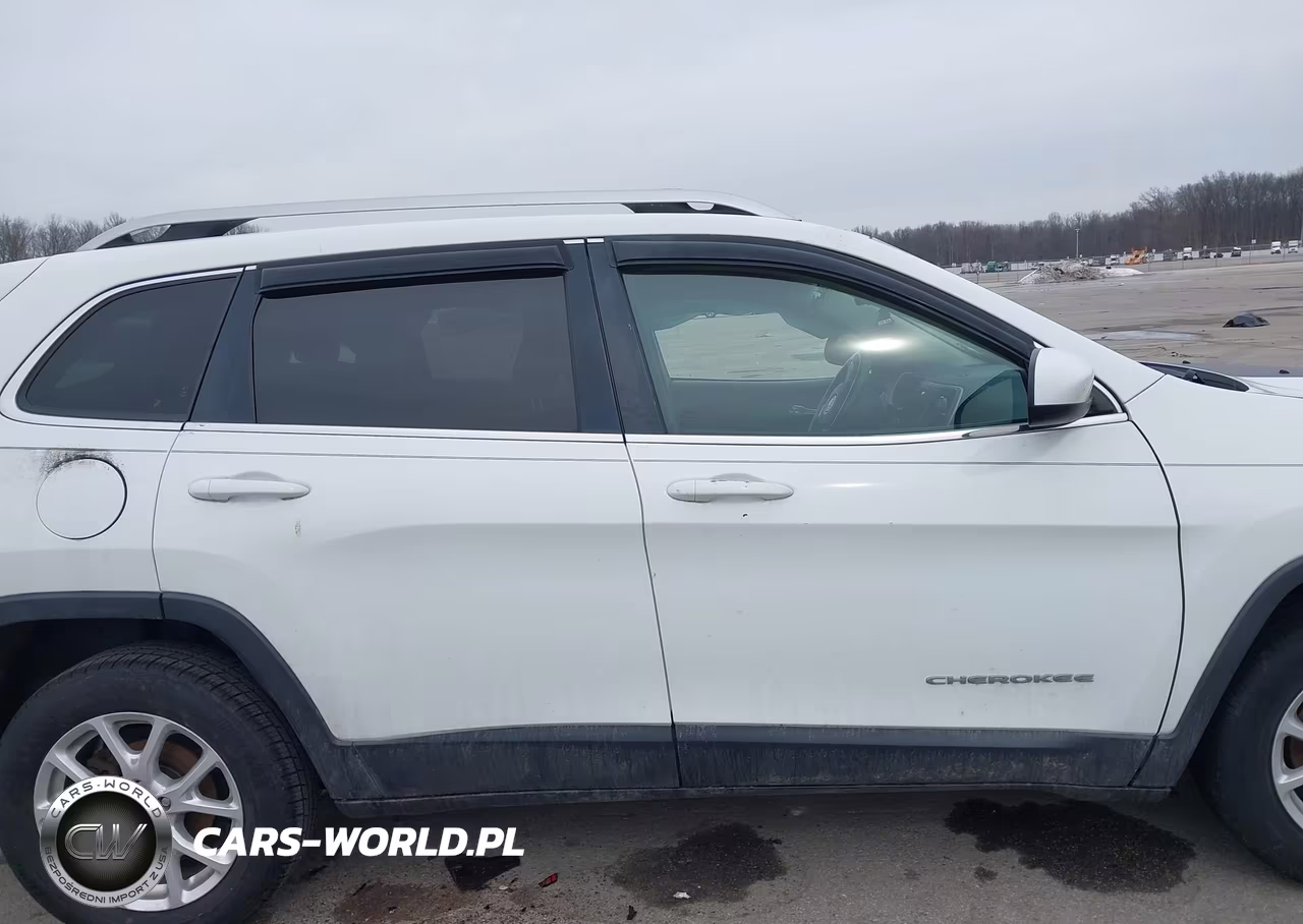 2016 Jeep Cherokee Latitude VIN:1C4PJLCB6GW110598 - 14