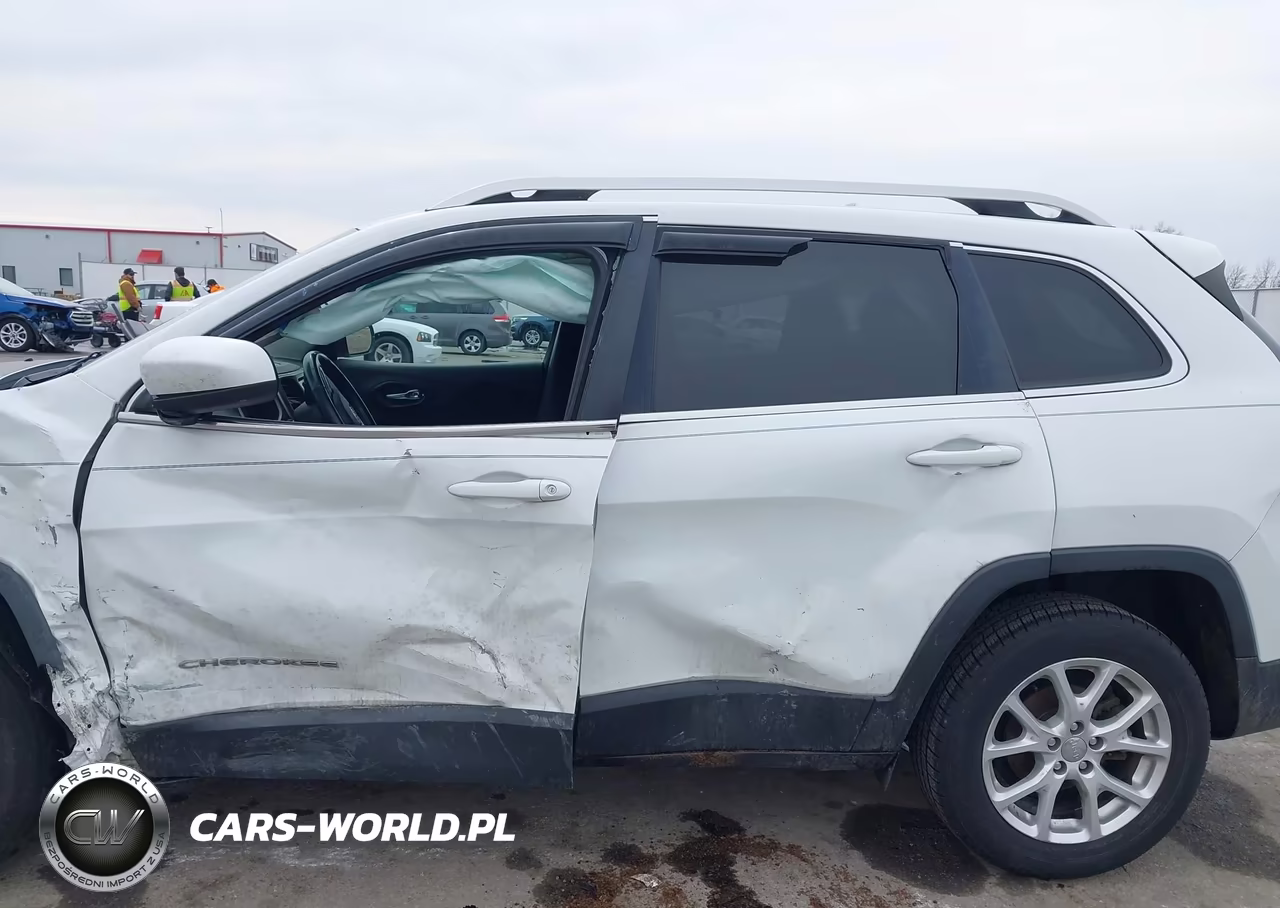 2016 Jeep Cherokee Latitude VIN:1C4PJLCB6GW110598 - 15