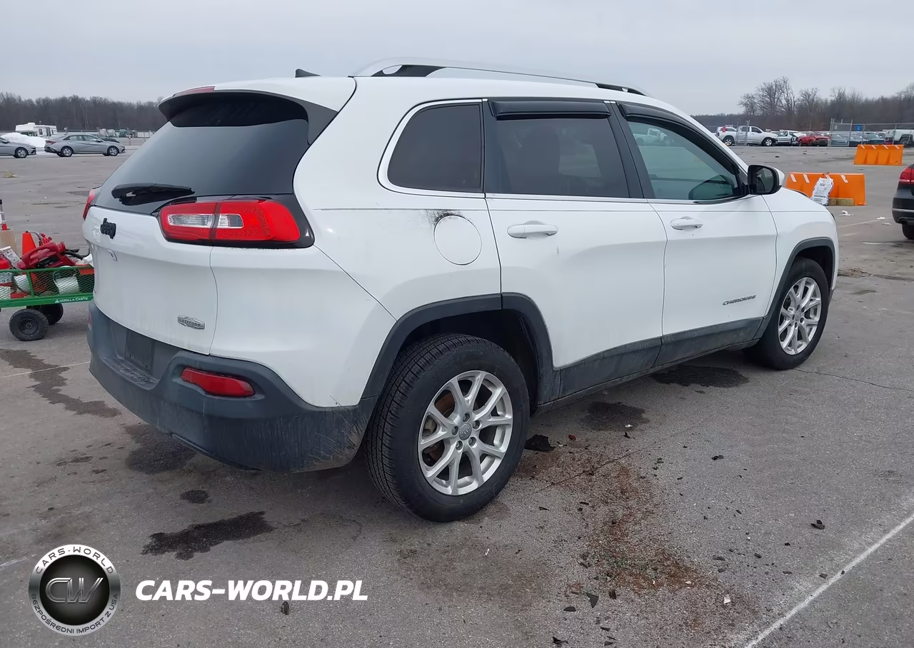 2016 Jeep Cherokee Latitude VIN:1C4PJLCB6GW110598 - 4