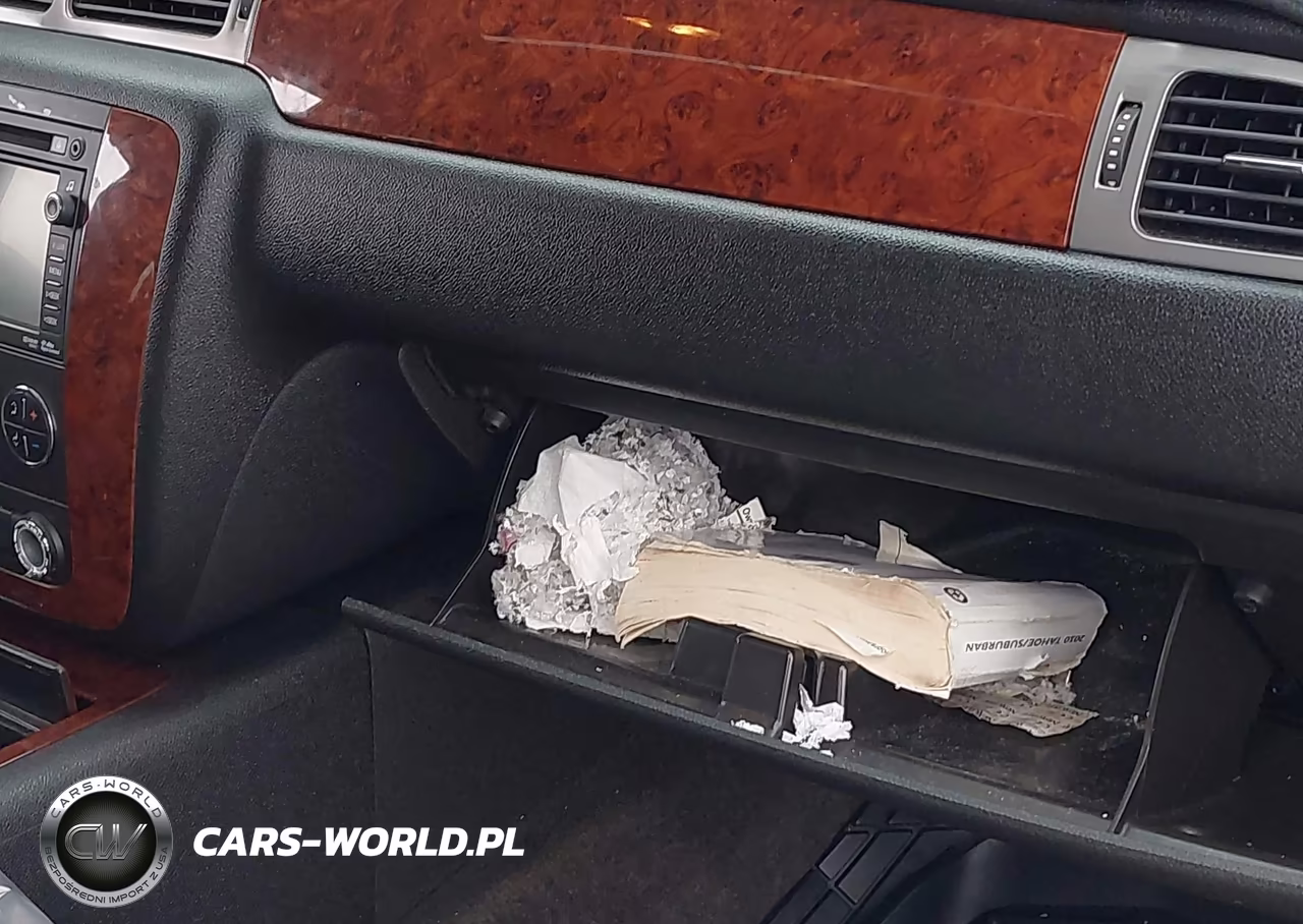 2010 Chevrolet Tahoe Ltz VIN:1GNUKCE00AR210611 - 18
