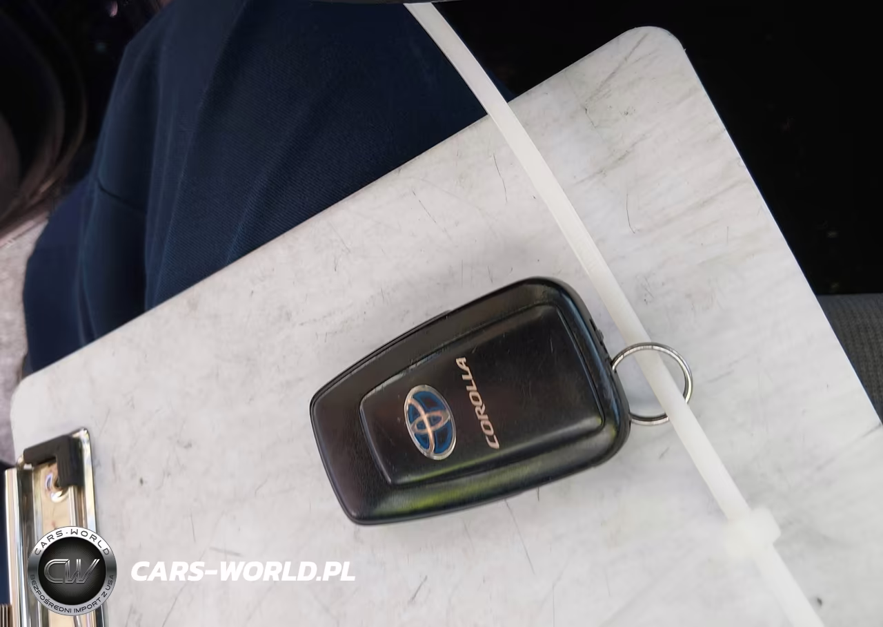 2020 Toyota Corolla Hybrid Le VIN:JTDEBRBEXLJ018923 - 11