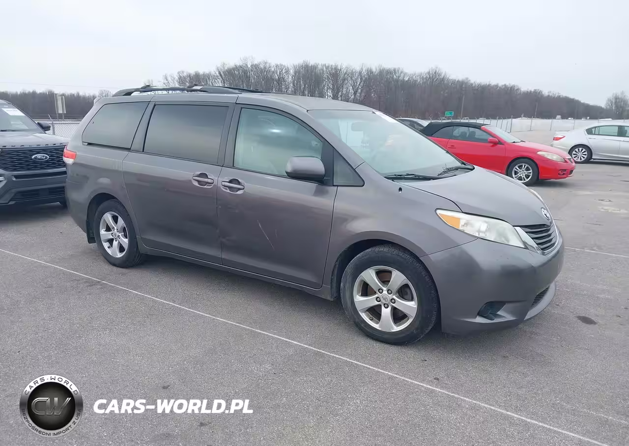 2011 Toyota Sienna Le V6