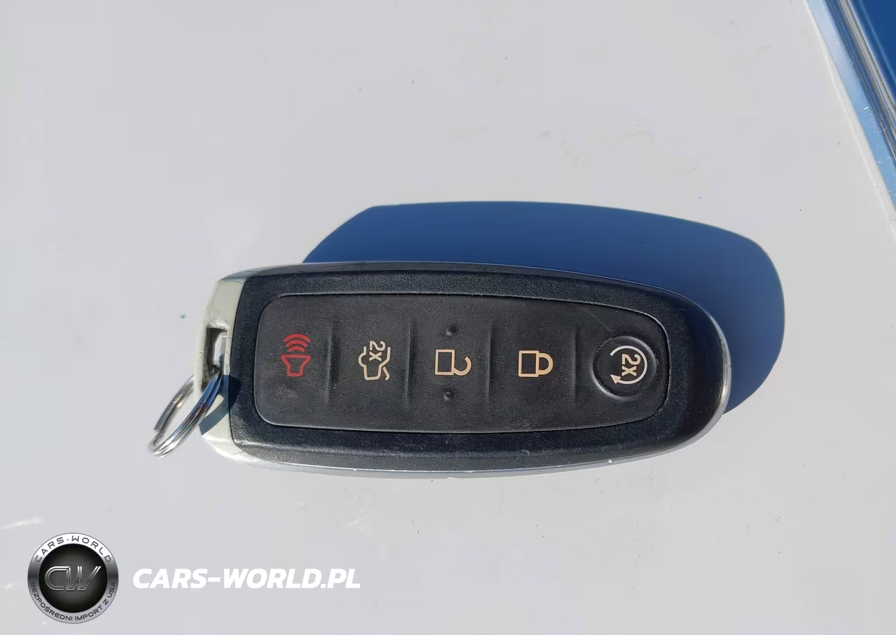 2013 Ford Focus Titanium VIN:1FADP3N2XDL251353 - 11