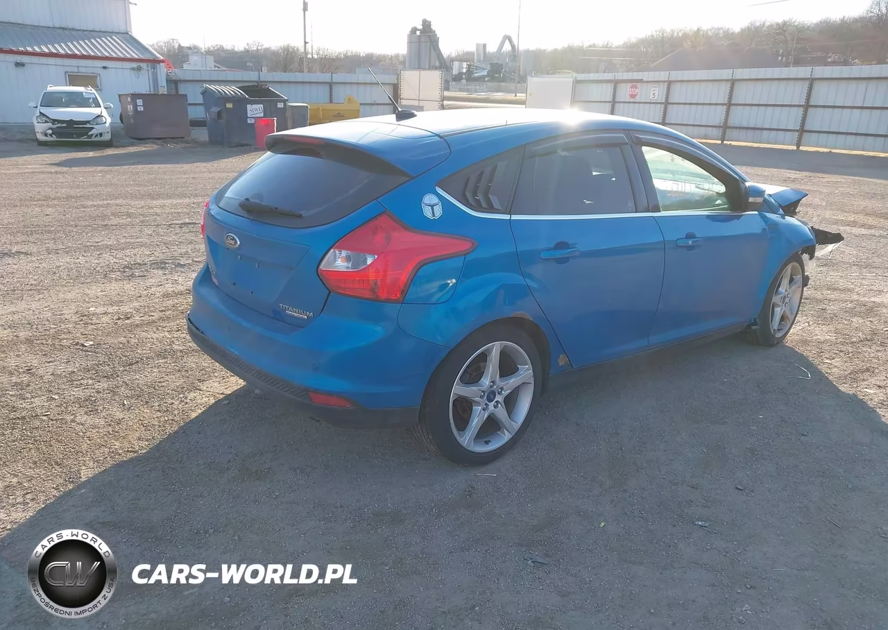 2013 Ford Focus Titanium VIN:1FADP3N2XDL251353 - 4