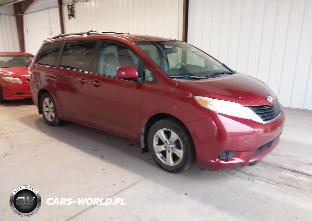 2011 Toyota Sienna Le V6 – zdjęcie 1 z 18