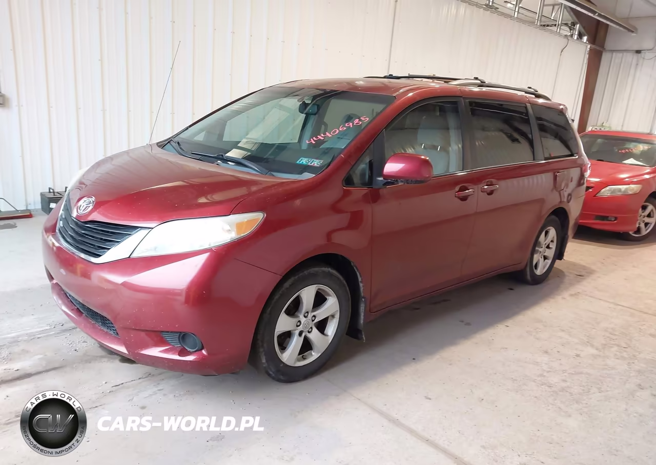 2011 Toyota Sienna Le V6 VIN:5TDKK3DC2BS047197 - 2