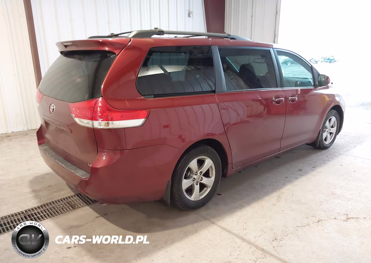 2011 Toyota Sienna Le V6 VIN:5TDKK3DC2BS047197 - 4