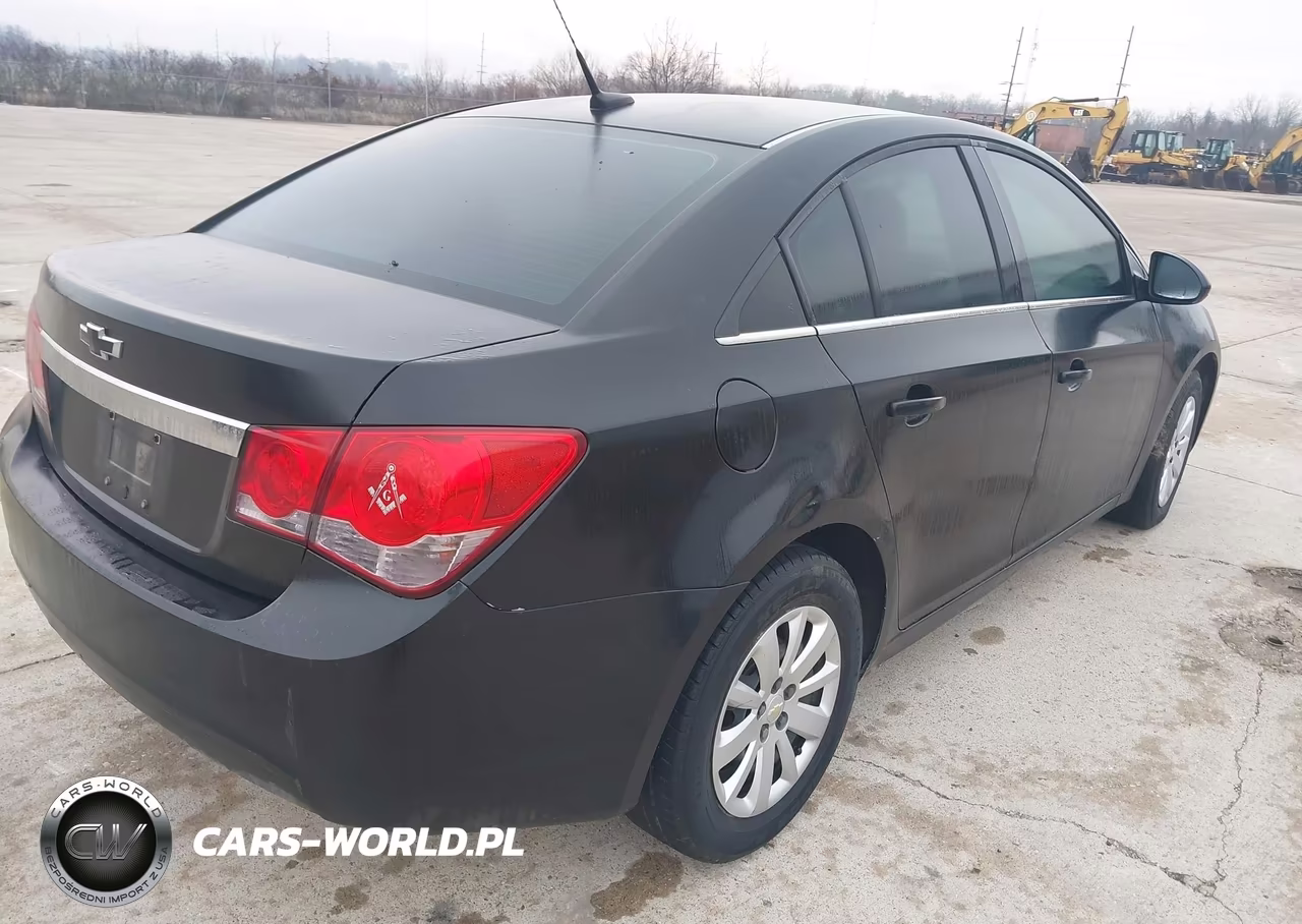 2011 Chevrolet Cruze Ls VIN:1G1PD5SH8B7192919 - 4