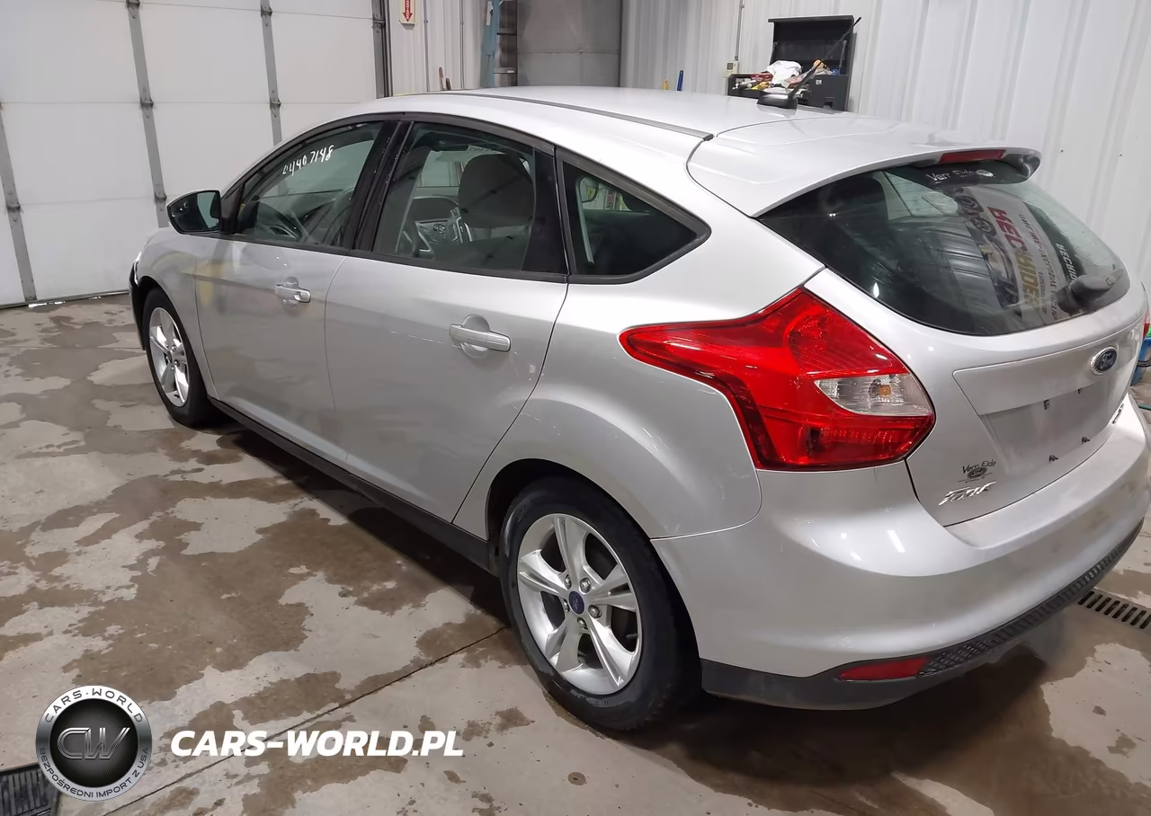 2014 Ford Focus Se VIN:1FADP3K22EL382038 - 3