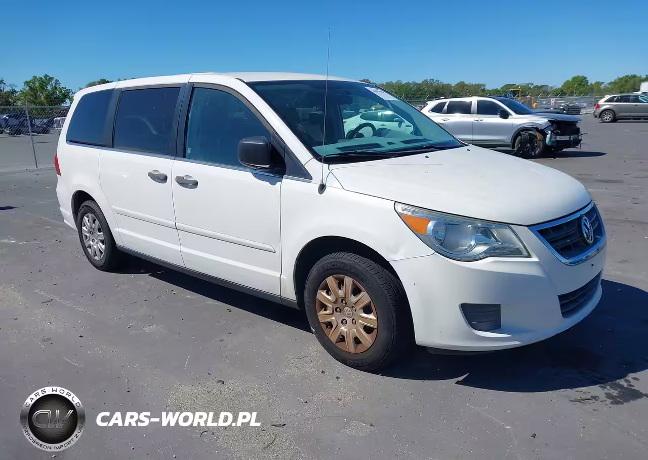 2010 Volkswagen Routan S