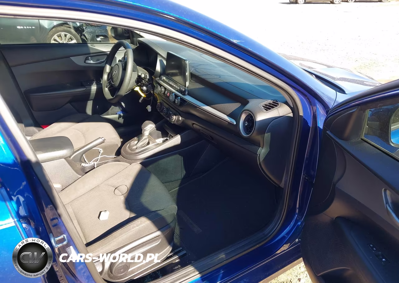 2020 Kia Forte Lxs VIN:3KPF24AD7LE173572 - 5