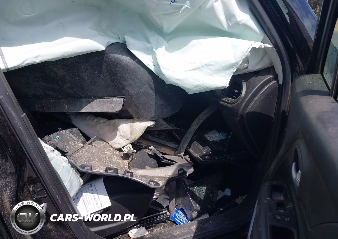 2023 Jeep Renegade Latitude 4X4 VIN:ZACNJDB10PPP16432 - 5