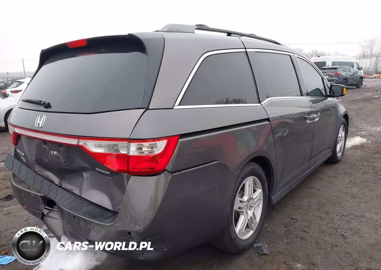 2013 Honda Odyssey Touring-Touring Elite VIN:5FNRL5H94DB071398 - 4
