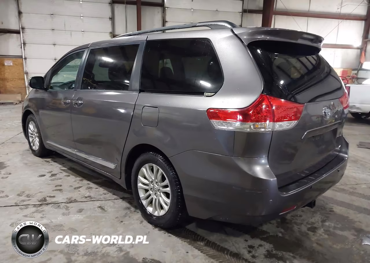 2012 Toyota Sienna Xle V6 8 Passenger VIN:5TDYK3DC3CS191563 - 3