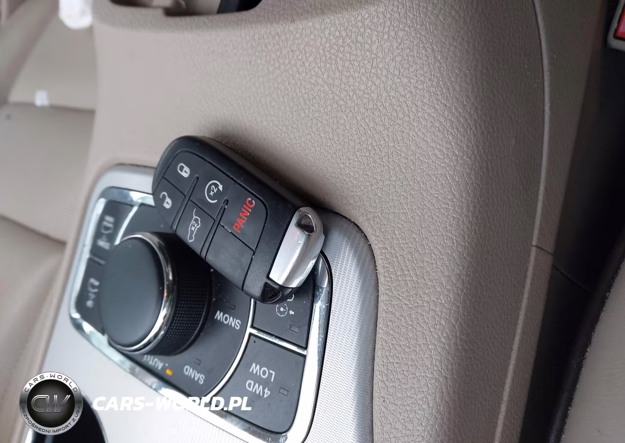 2019 Jeep Grand Cherokee Overland 4X4 VIN:1C4RJFCG7KC797364 - 11