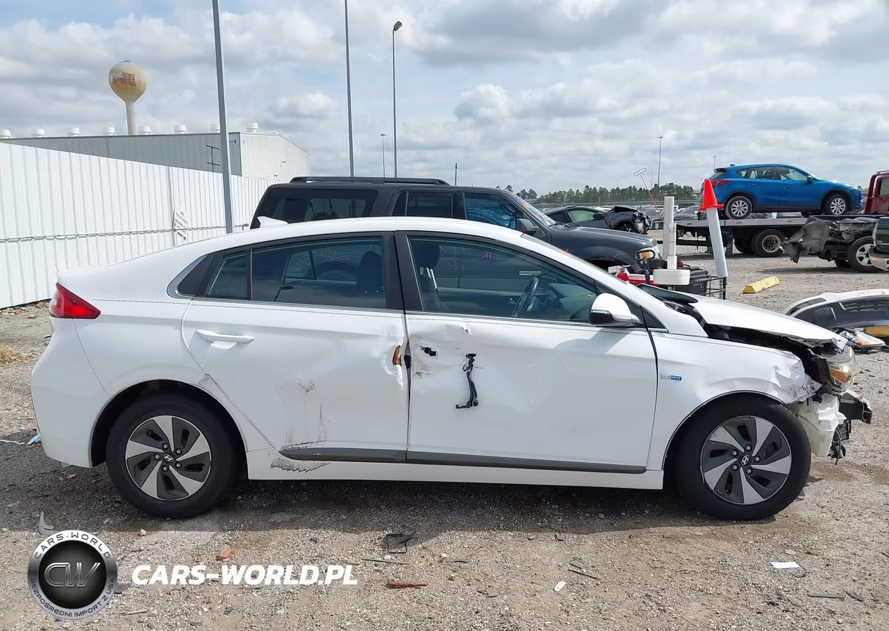 2017 Hyundai Ioniq Hybrid Sel VIN:KMHC75LC4HU028072 - 14