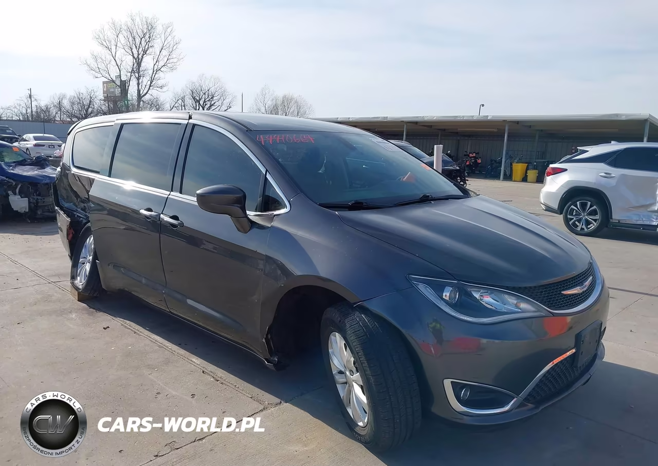 2019 Chrysler Pacifica Touring Plus – zdjęcie 1 z 20