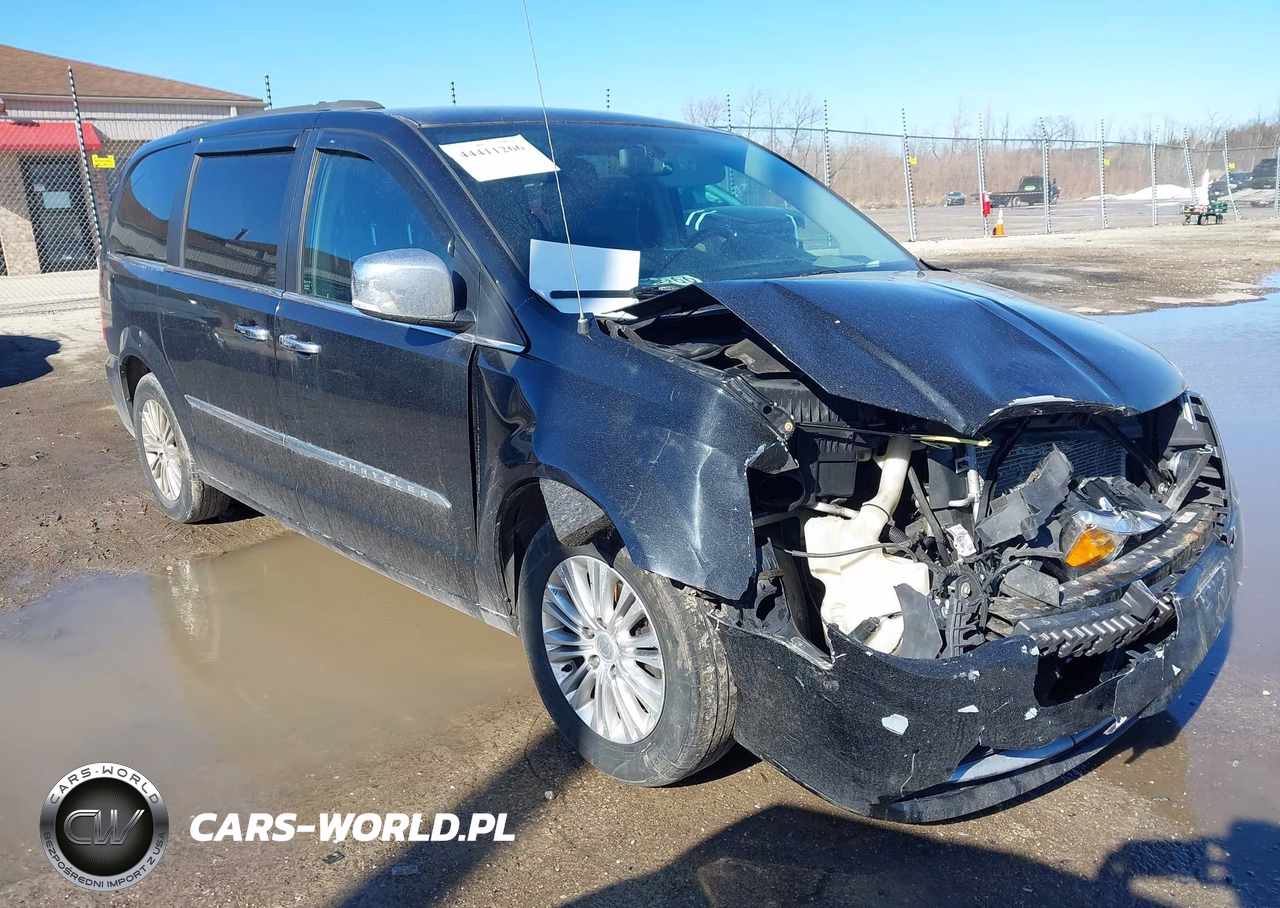 2015 Chrysler Town & Country Touring-L