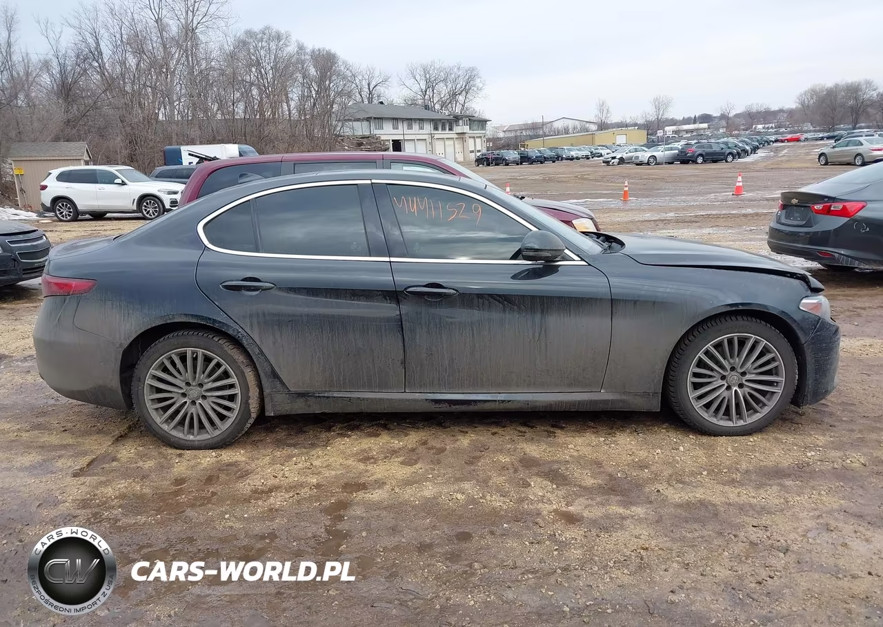2017 Alfa Romeo Giulia Ti Awd VIN:ZARFAEEN9H7535880 - 13