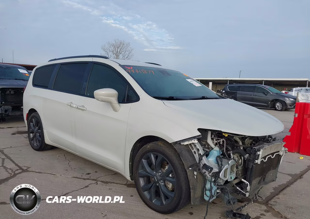 2020 Chrysler Pacifica Touring L Plus