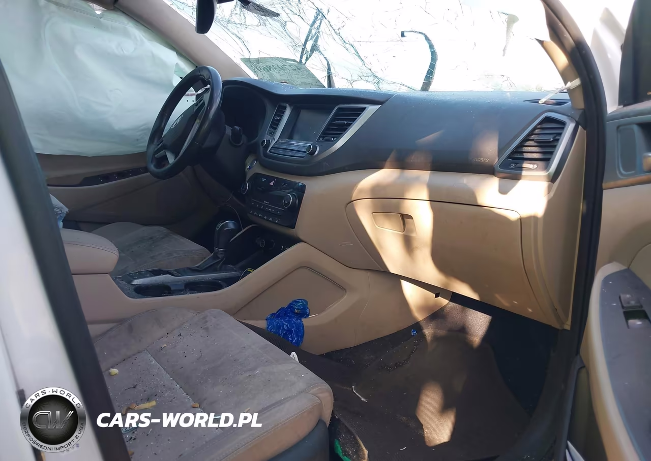 2018 Hyundai Tucson Value VIN:KM8J3CA24JU801324 - 5