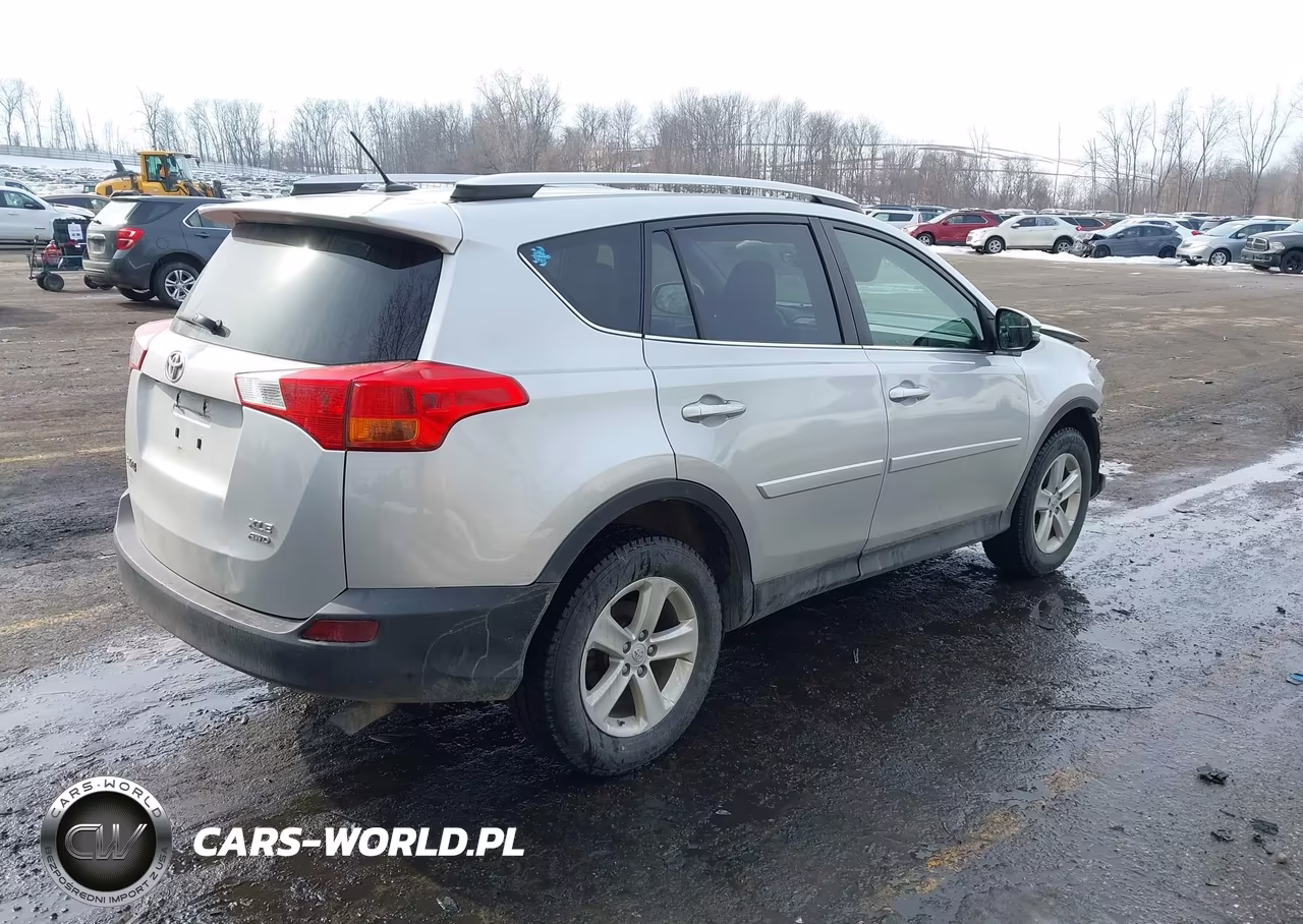 2014 Toyota Rav4 Xle VIN:JTMRFREV1ED047827 - 4