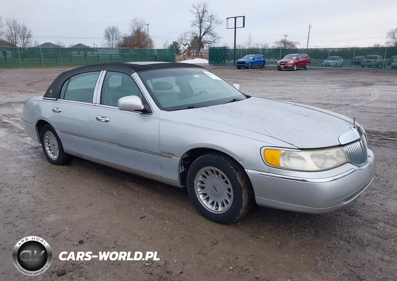 2000 Lincoln Town Car Cartier
