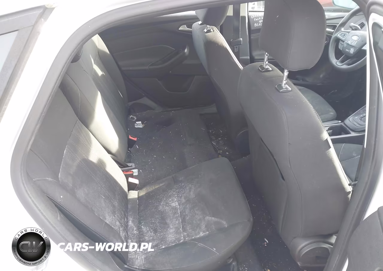 2016 Ford Focus Se VIN:1FADP3K24GL320336 - 8