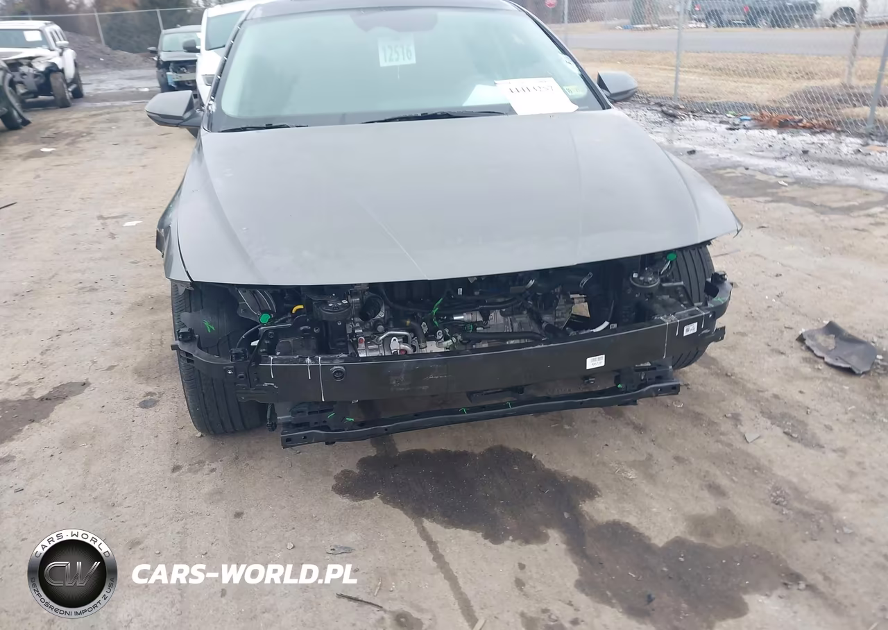 2025 Hyundai Elantra Limited VIN:KMHLP4DG1SU867857 - 6