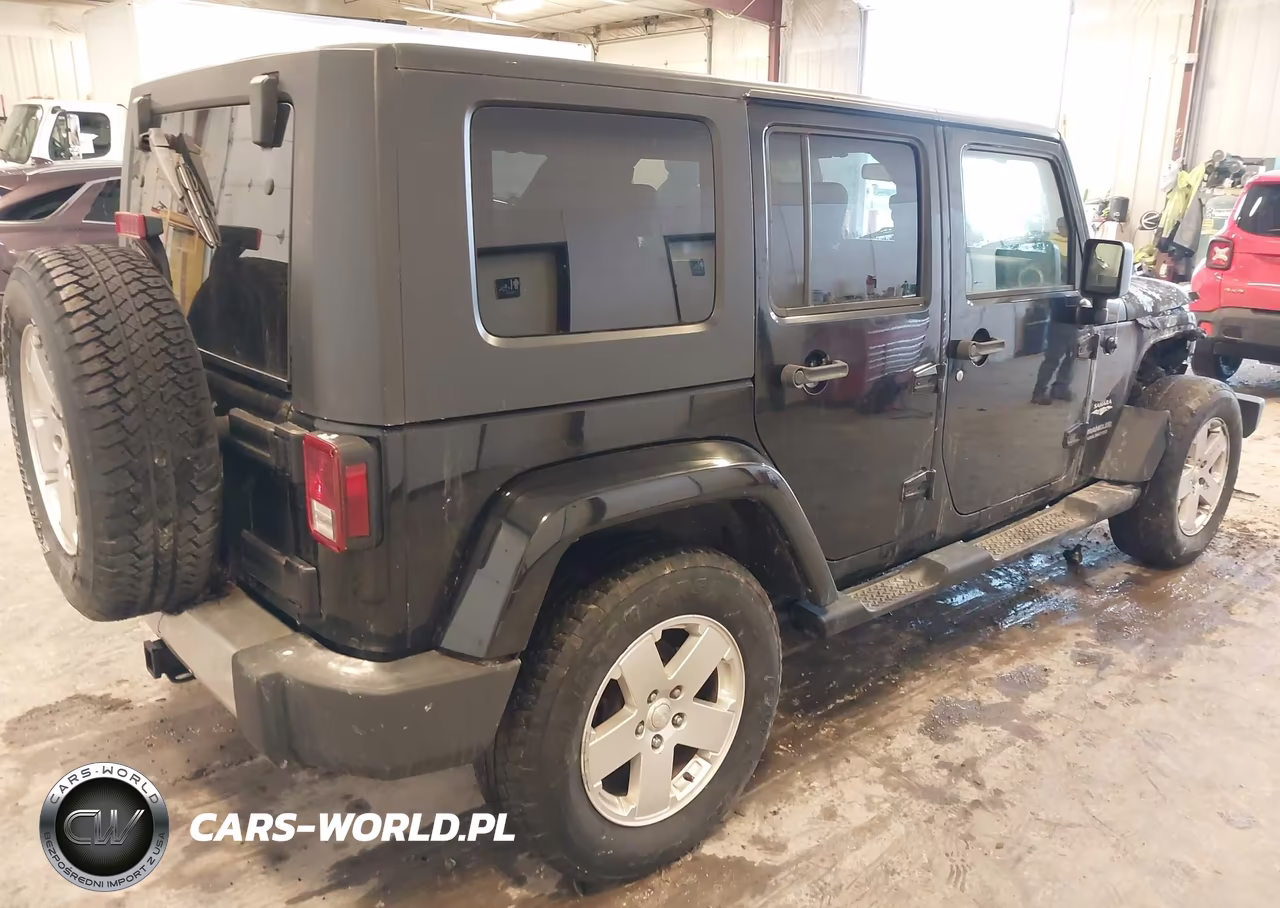 2010 Jeep Wrangler Unlimited Sahara VIN:1J4BA5H15AL207882 - 4
