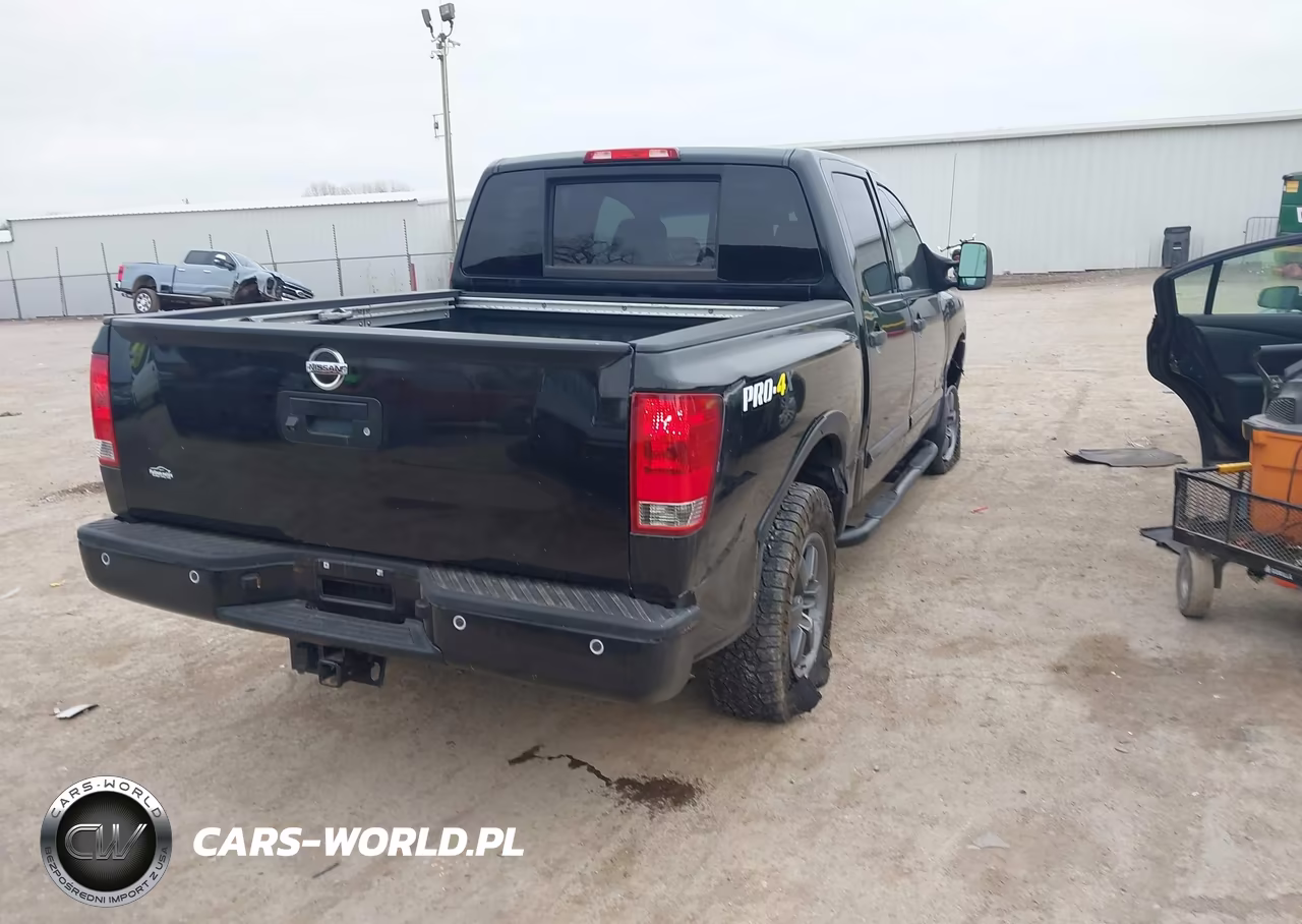 2015 Nissan Titan Pro-4X VIN:1N6BA0EC3FN503443 - 4
