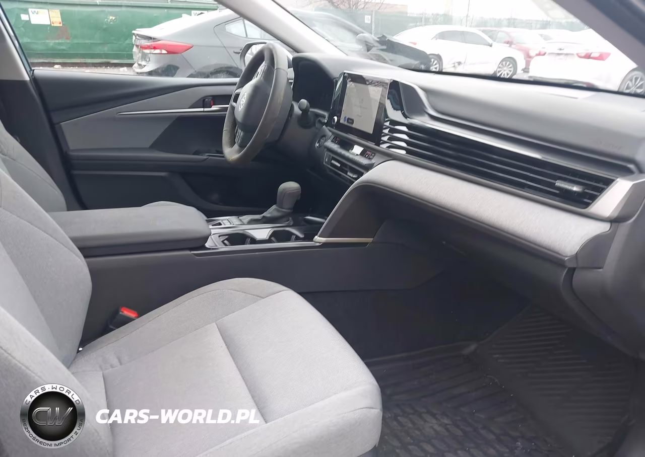 2025 Toyota Camry Le VIN:4T1DAACK9SU646243 - 5