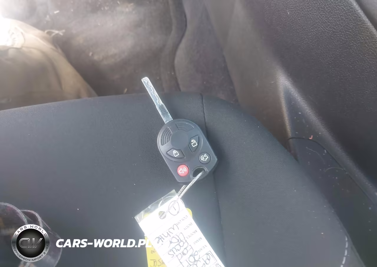 2017 Ford Focus Se VIN:1FADP3F28HL304880 - 11
