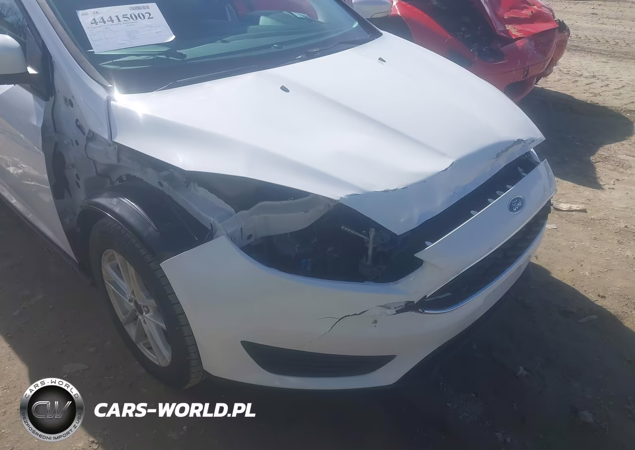 2017 Ford Focus Se VIN:1FADP3F28HL304880 - 6