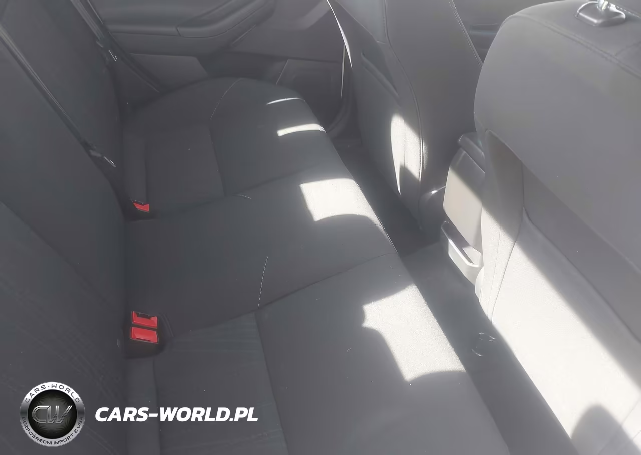 2017 Ford Focus Se VIN:1FADP3F28HL304880 - 8