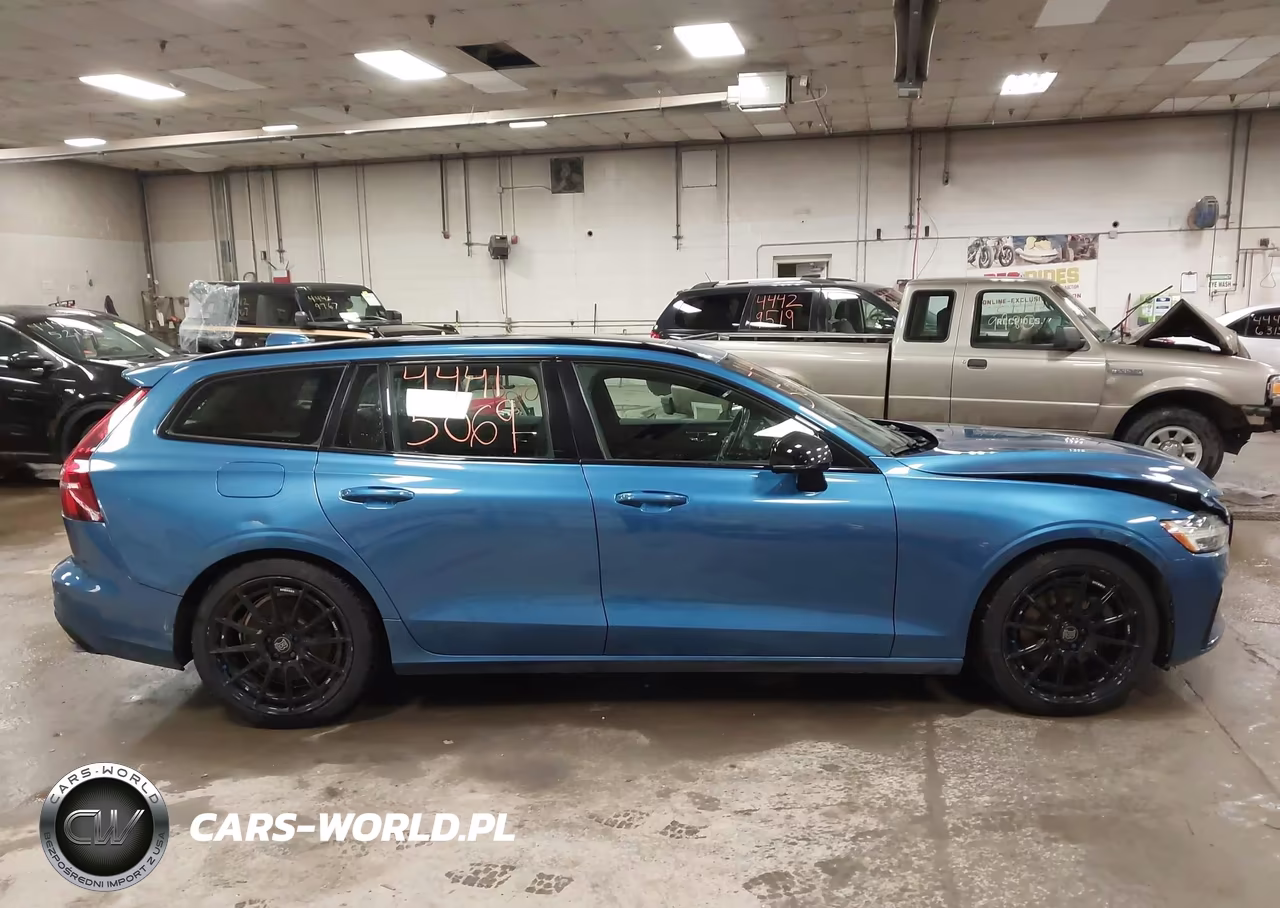 2020 Volvo V60 T5 R-Design VIN:YV1102EM2L2374561 - 13