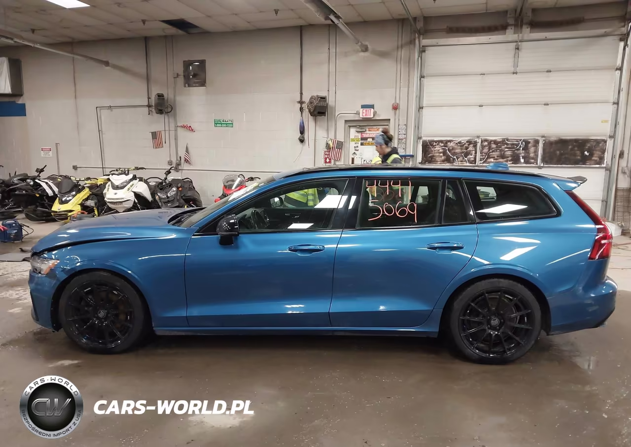 2020 Volvo V60 T5 R-Design VIN:YV1102EM2L2374561 - 14