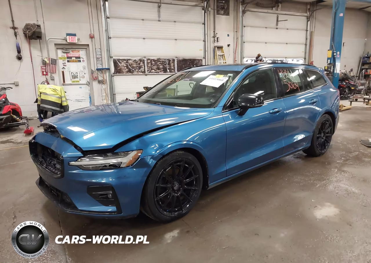 2020 Volvo V60 T5 R-Design VIN:YV1102EM2L2374561 - 2